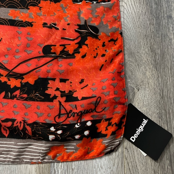 NWT - Desigual Women’s Bird & Forest Landscape Print Square Scarf - Size 48”x48” - Picture 6 of 9